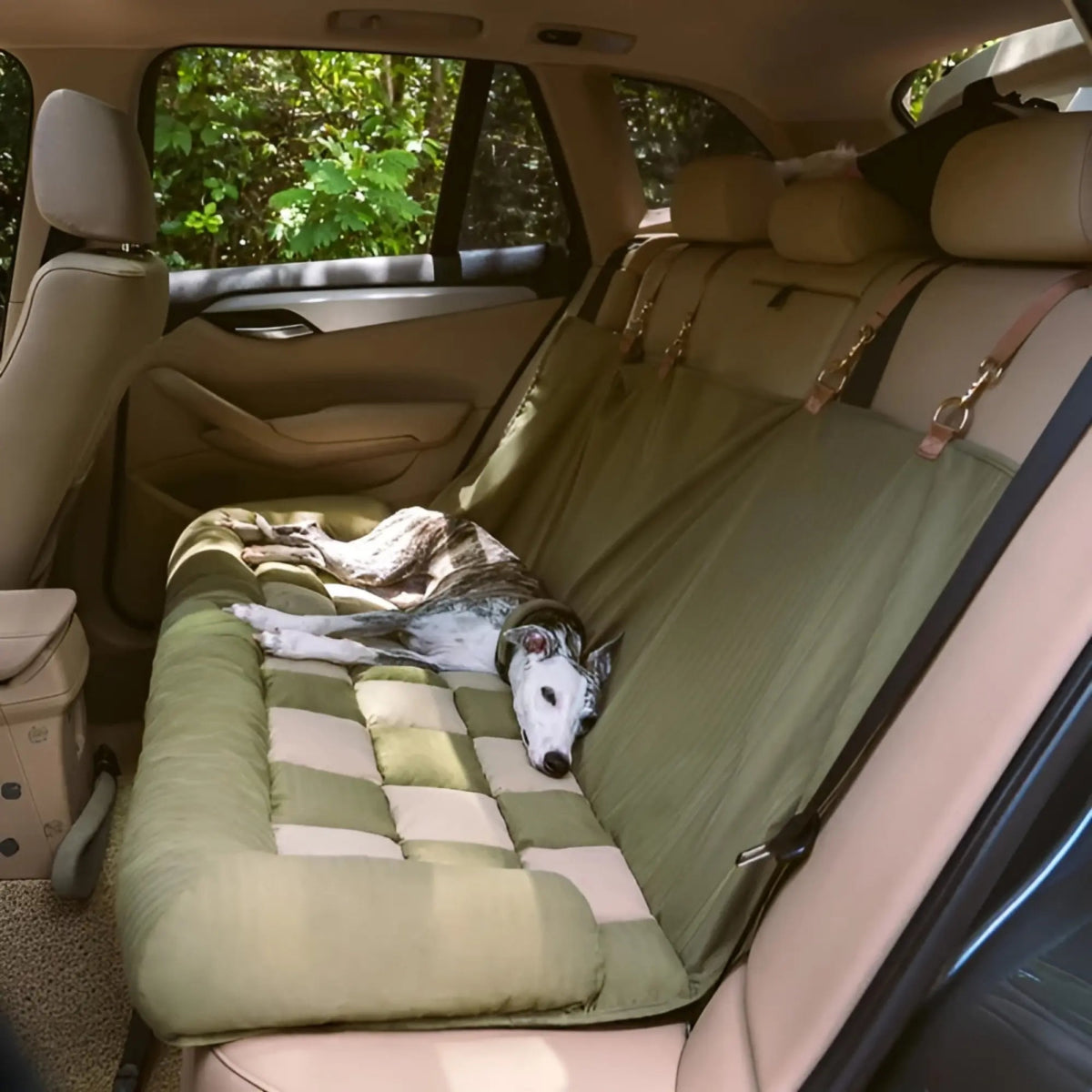 Elite Chessboard Lounge Pet Car Seat Bed